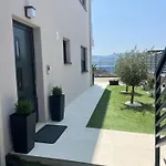 شقة Kristina كومارنا