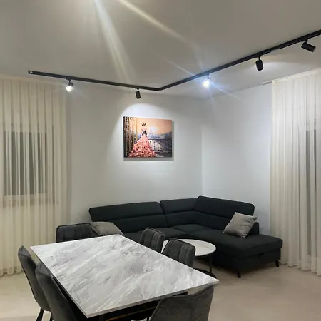 Kristina Apartment Komarna