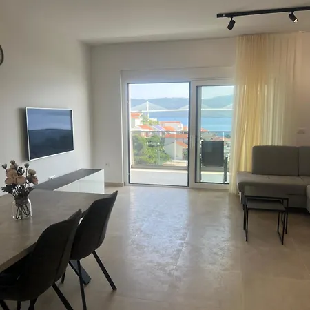 Kristina Apartment Komarna