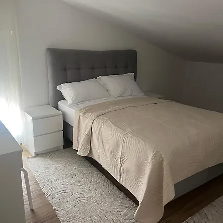 アパート Kristina