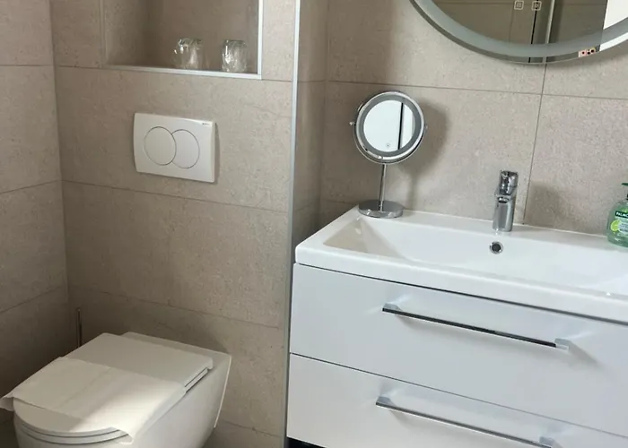 Kristina 코마르나