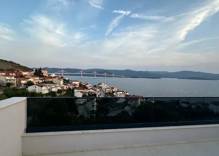 Kristina * コマルナ