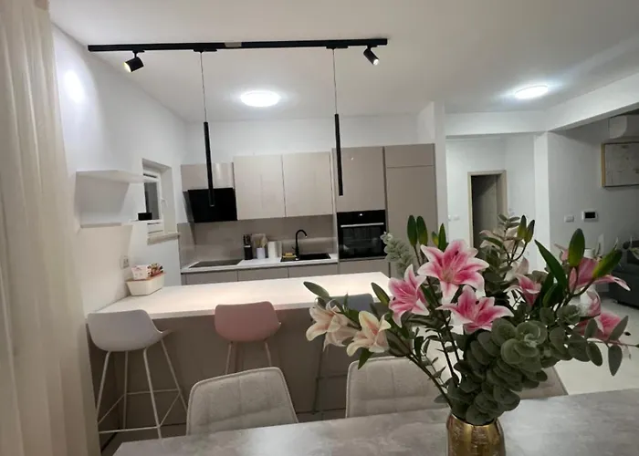 Kristina 코마르나