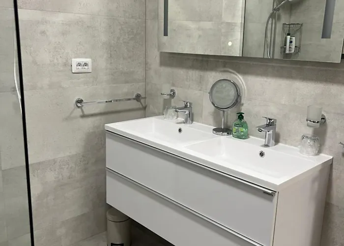 Kristina 코마르나